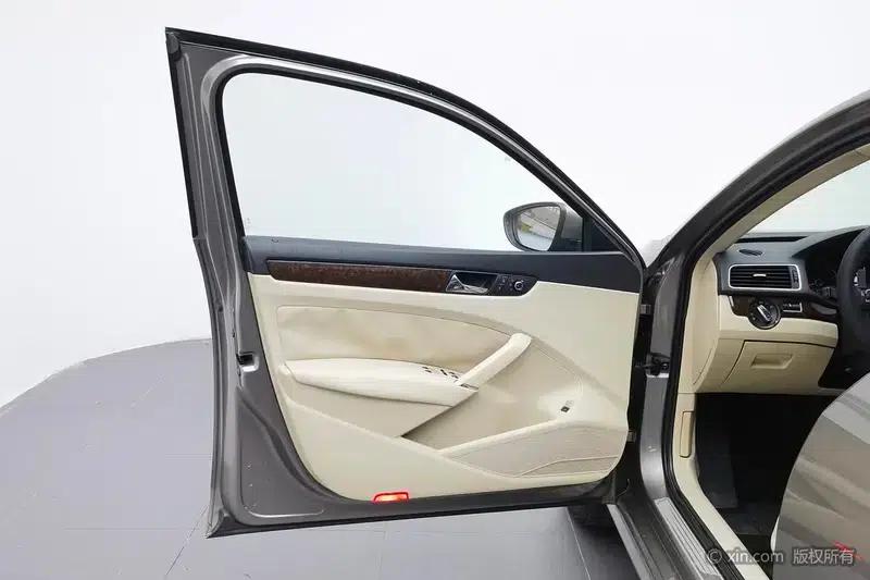 2013 Passat 1.8TSI DSG Royal Edition — миниатюра 21