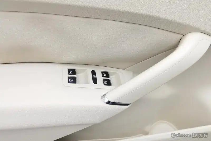 2013 Passat 1.8TSI DSG Royal Edition — миниатюра 22