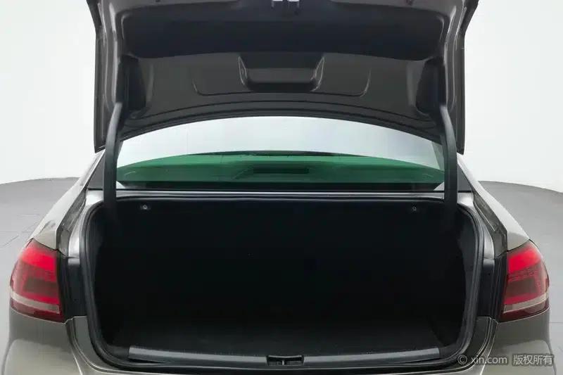 2013 Passat 1.8TSI DSG Royal Edition — миниатюра 23