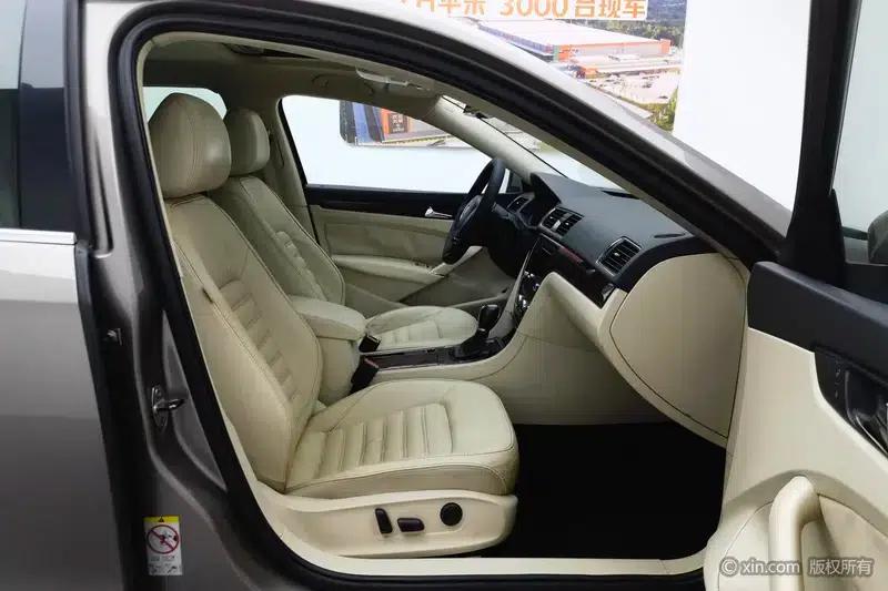 2013 Passat 1.8TSI DSG Royal Edition — миниатюра 24
