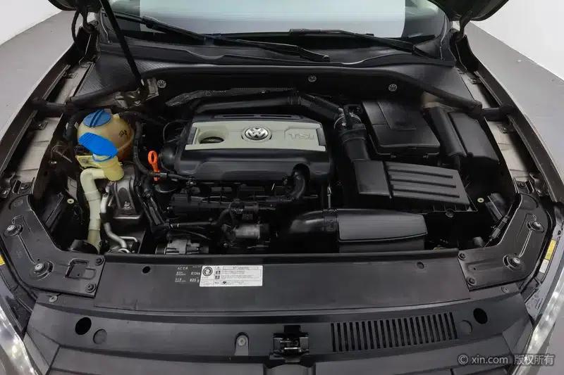 2013 Passat 1.8TSI DSG Royal Edition — миниатюра 5