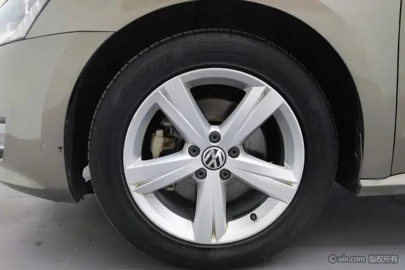 2013 Passat 1.8TSI DSG Royal Edition — миниатюра 10