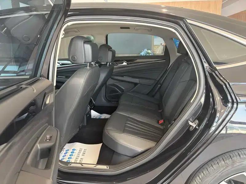 2025 Volkswagen Passat Outstanding Edition 380TSI Dragon Edition — миниатюра 14