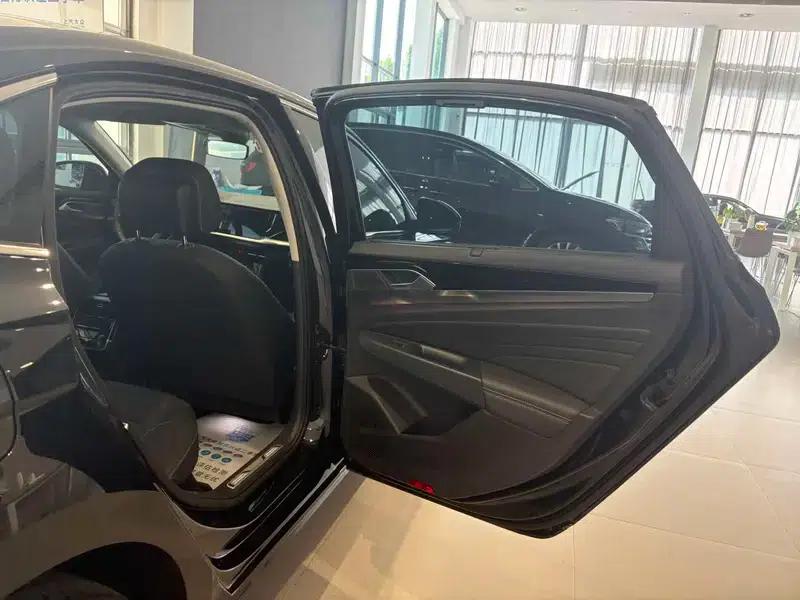 2025 Volkswagen Passat Outstanding Edition 380TSI Dragon Edition — миниатюра 19