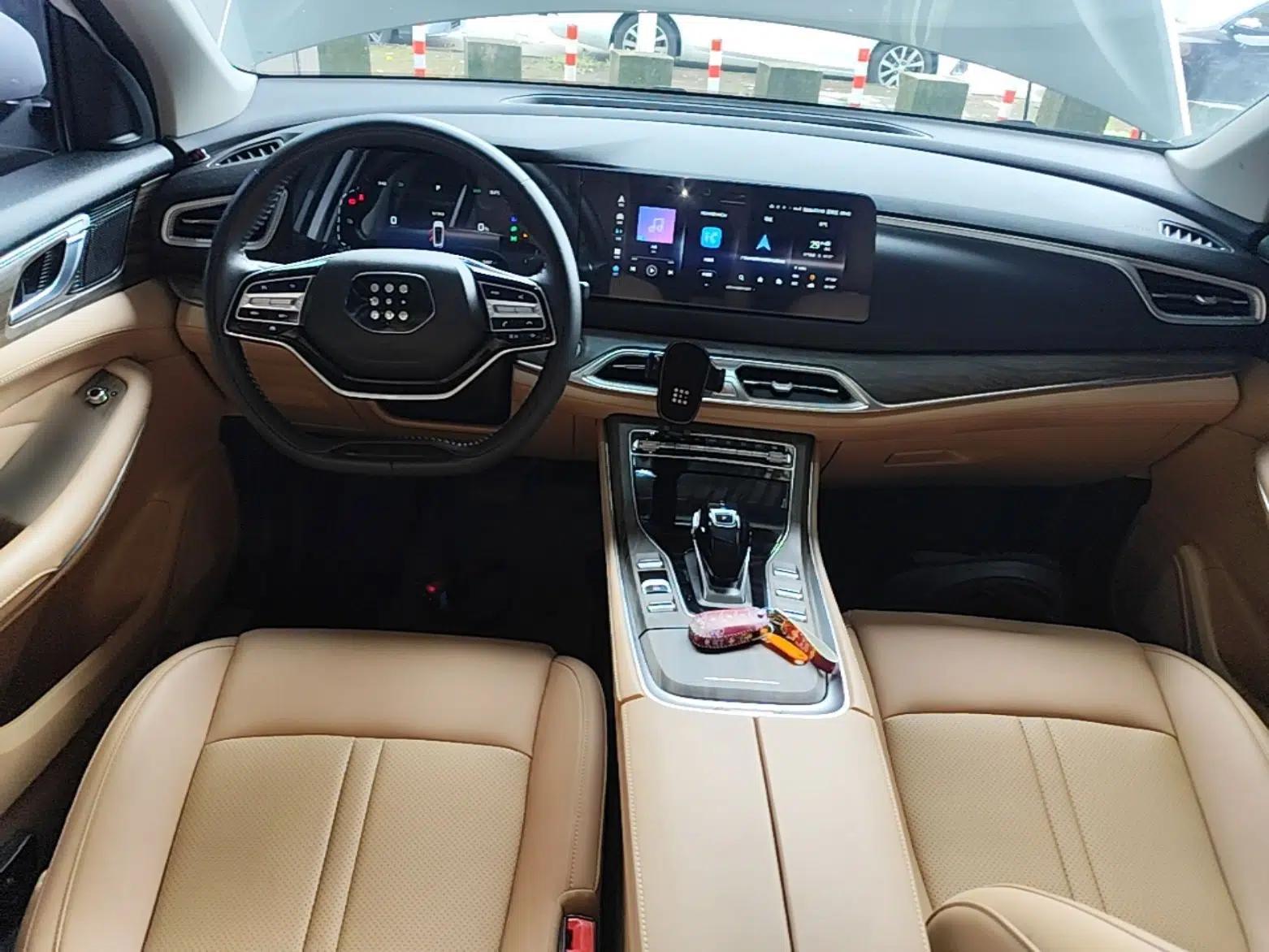 Landian E5 2023 1.5L DE-i 100KM Comfort Edition 7-Seater — миниатюра 12