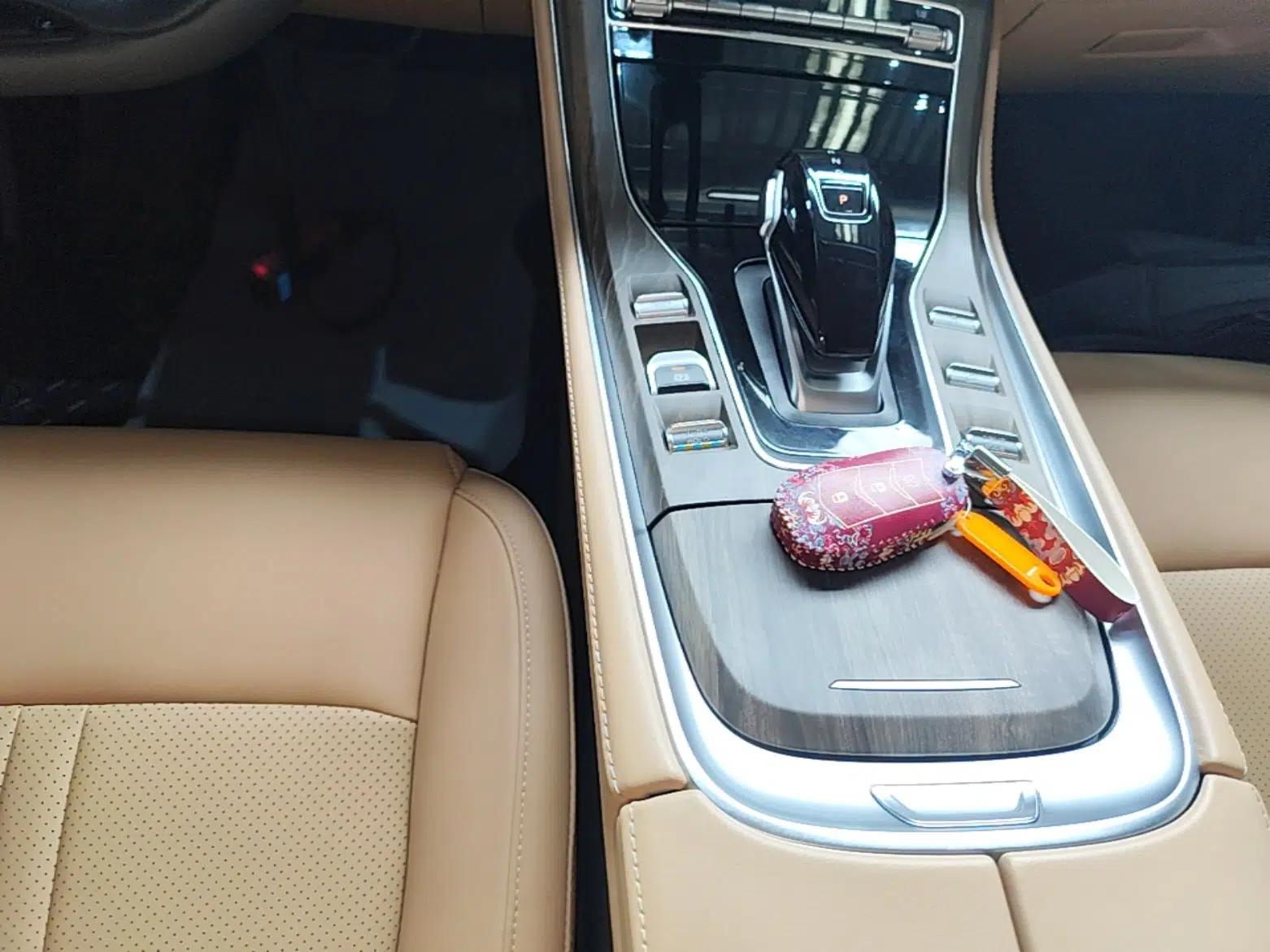 Landian E5 2023 1.5L DE-i 100KM Comfort Edition 7-Seater — миниатюра 16