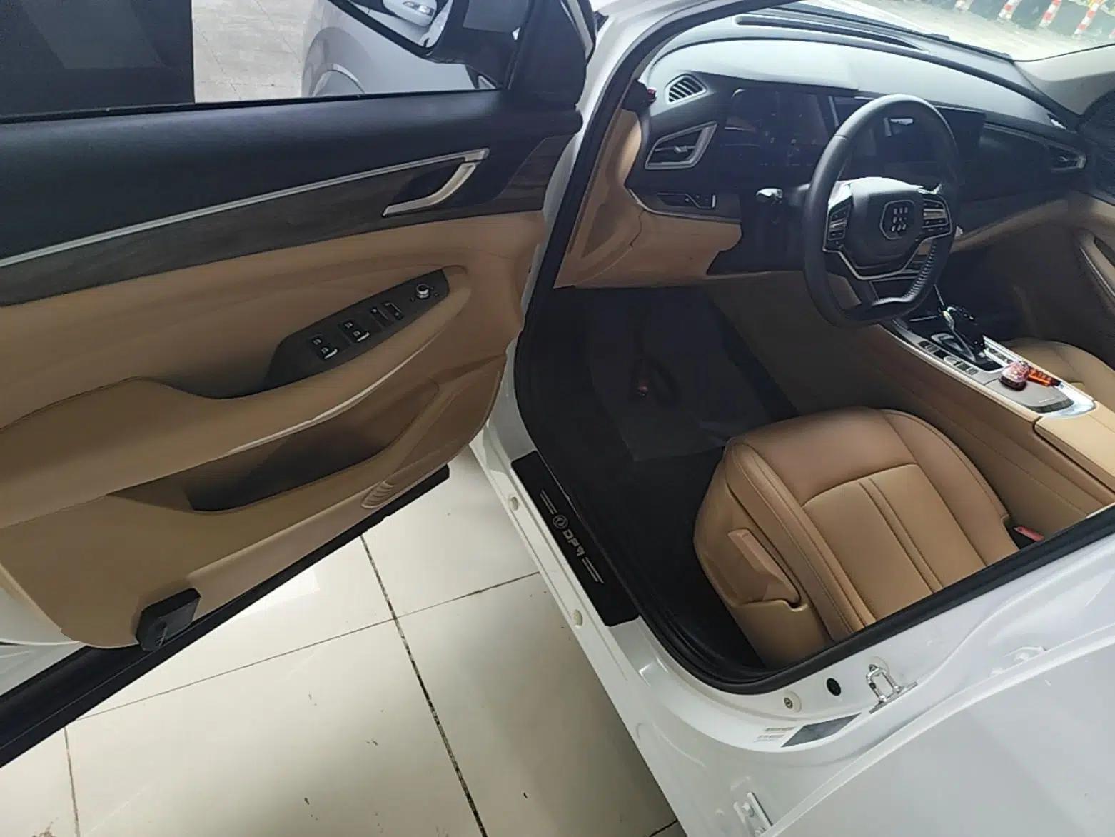 Landian E5 2023 1.5L DE-i 100KM Comfort Edition 7-Seater — миниатюра 18