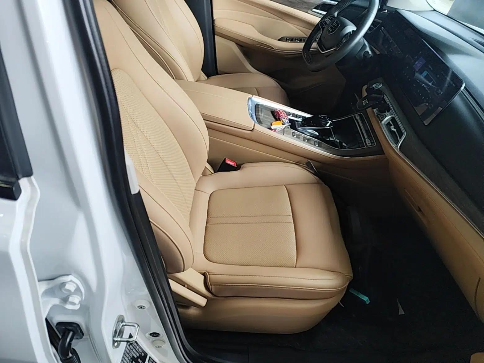 Landian E5 2023 1.5L DE-i 100KM Comfort Edition 7-Seater — миниатюра 19