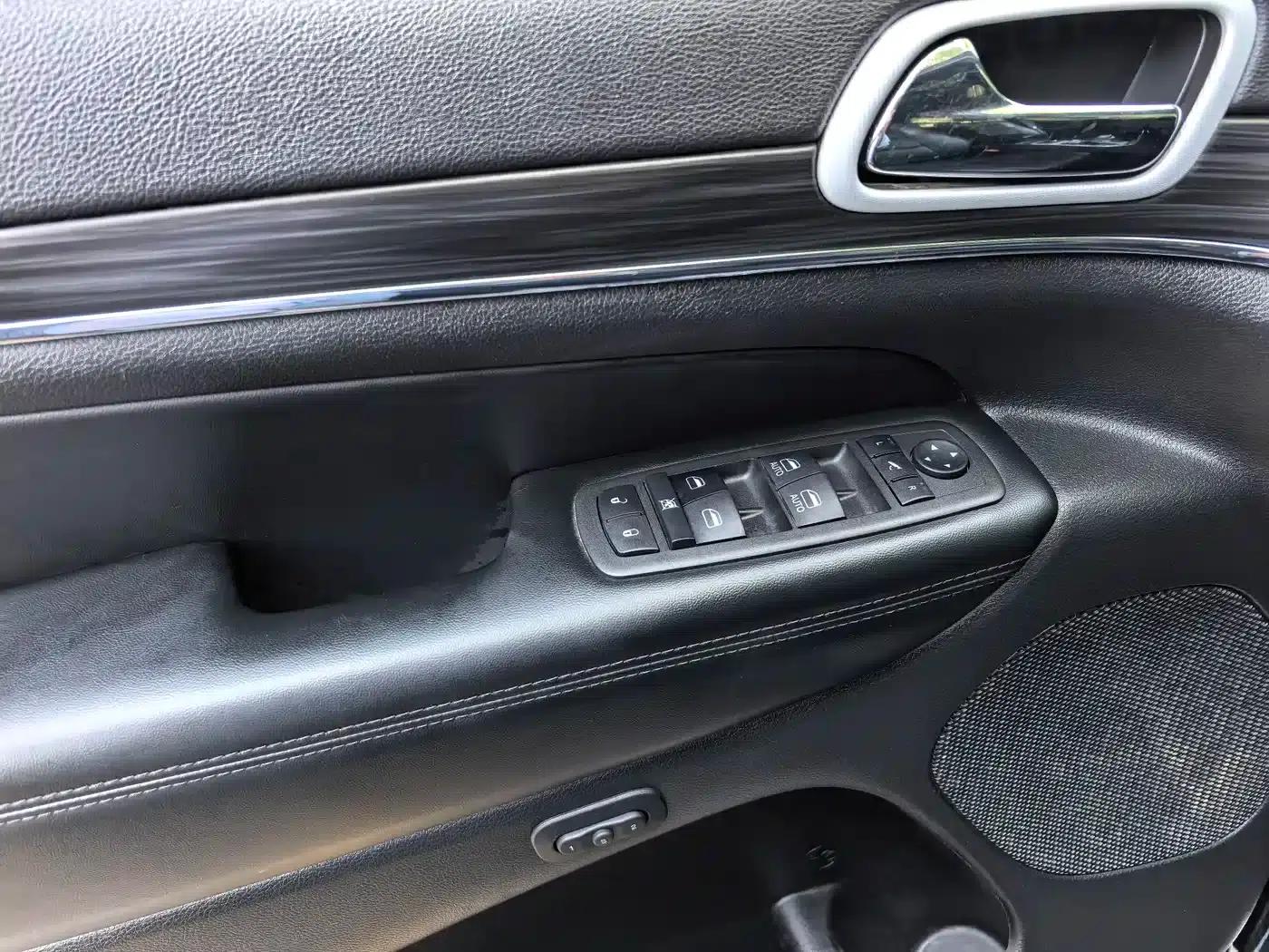 2020 Jeep Grand Cherokee 3.0L Elite Navigation Edition (Imported) — миниатюра 8
