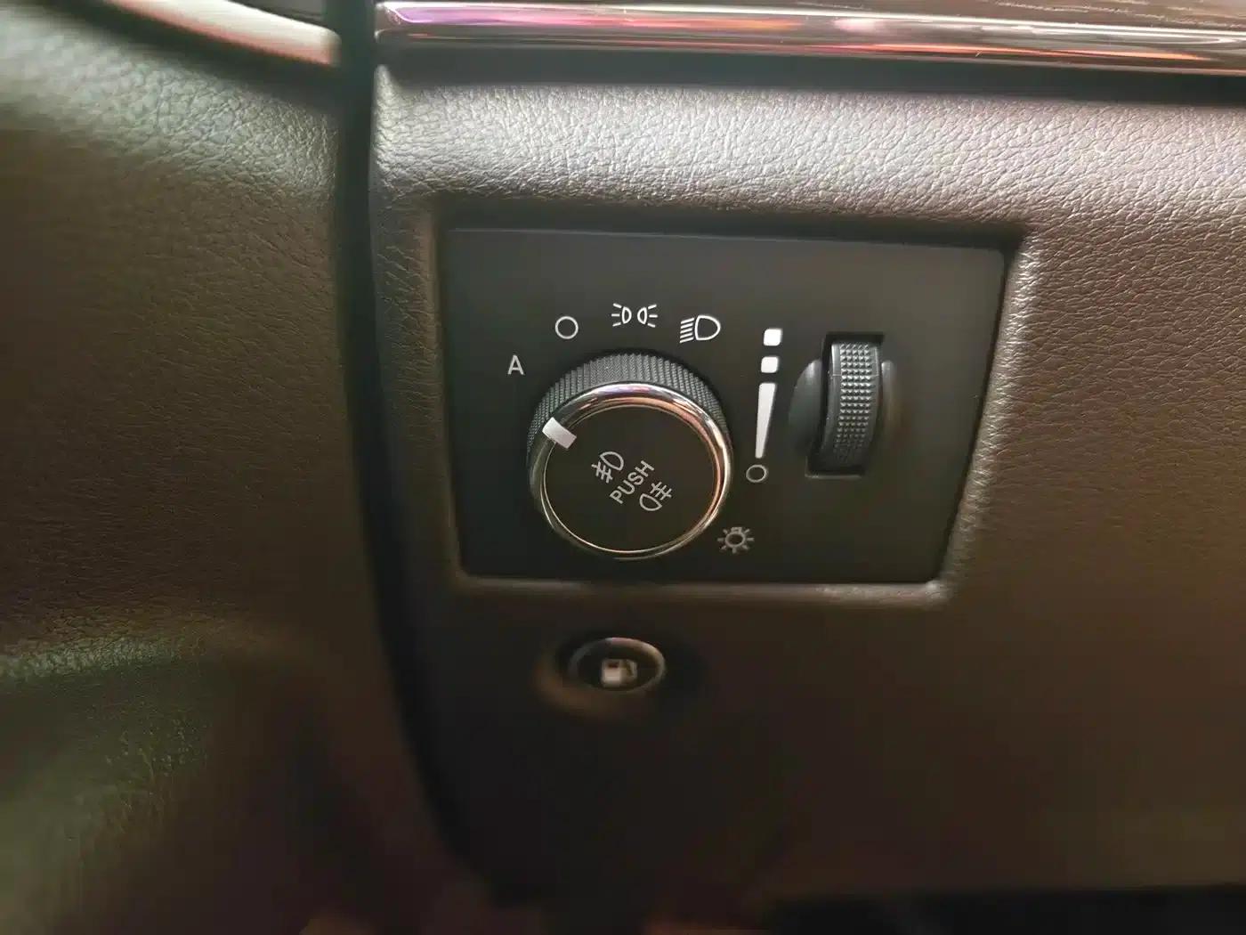 2014 Jeep Grand Cherokee 3.0L Flagship Premium Edition (Imported) — миниатюра 9