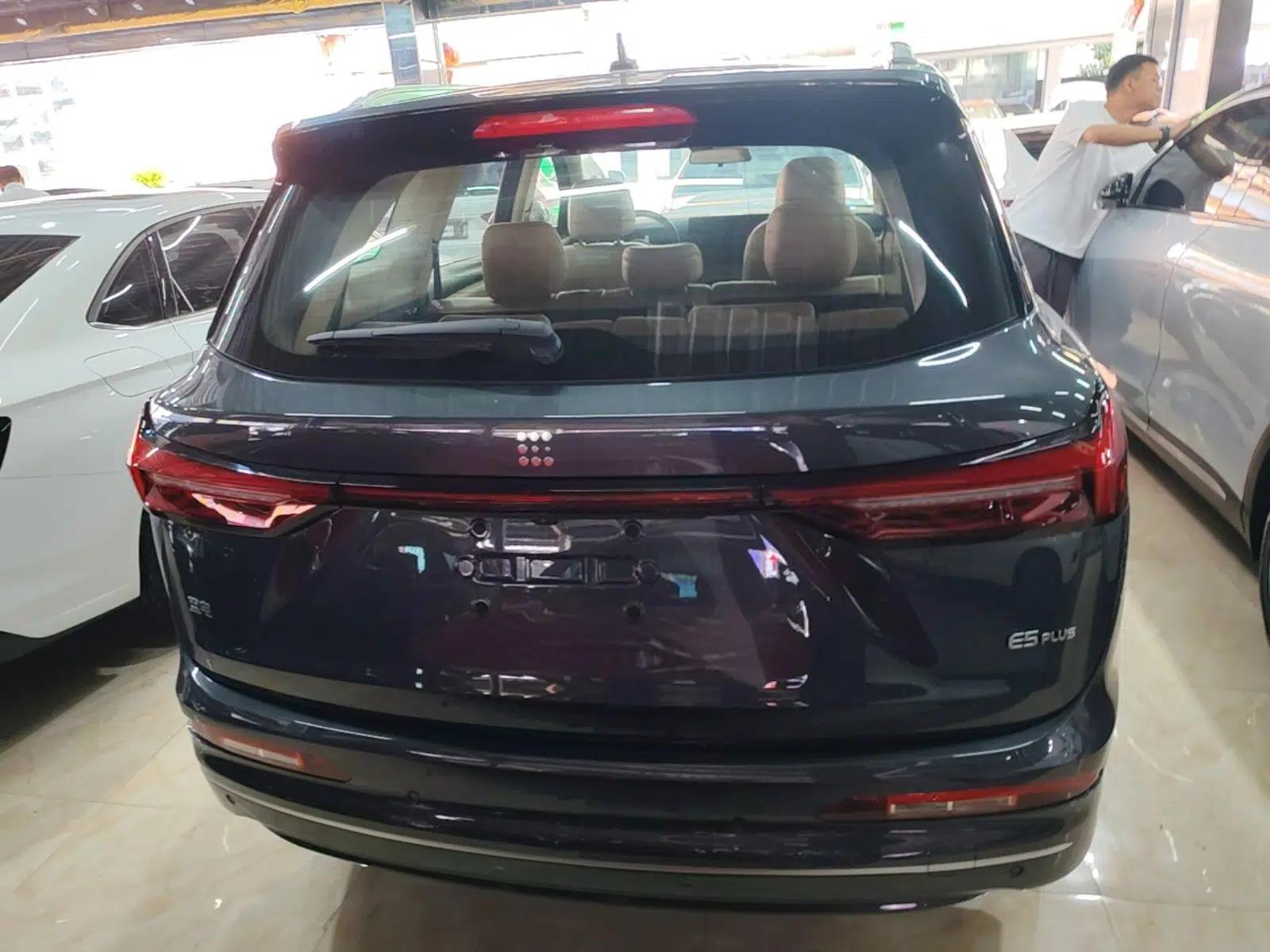 Landian E5 PLUS 2026 Model, 165km Long-Range First-Adoption Edition, 7-seater — миниатюра 5