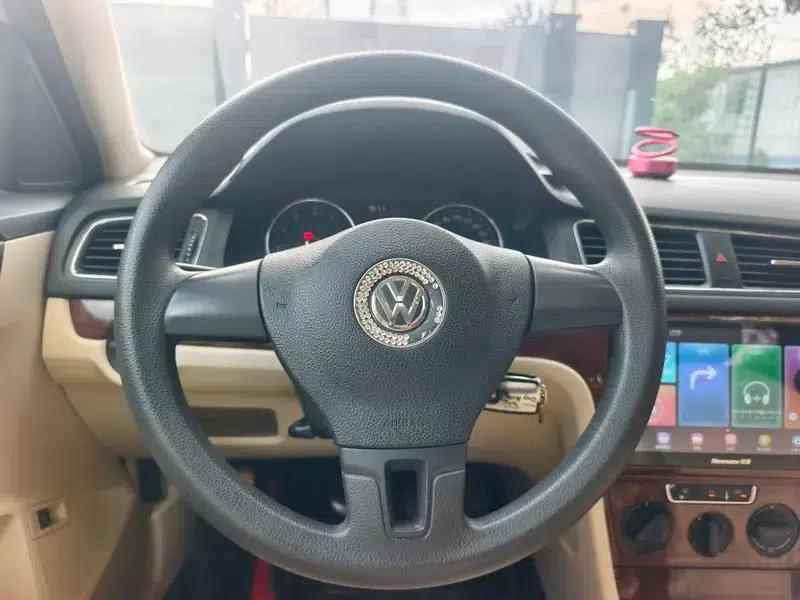 2013 Volkswagen Lavida 1.6L Manual Comfort Edition — миниатюра 8