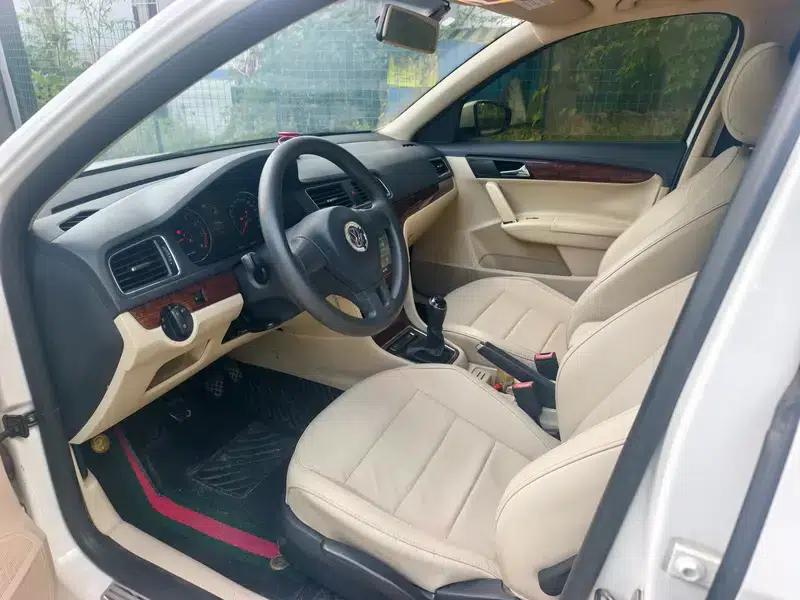 2013 Volkswagen Lavida 1.6L Manual Comfort Edition — миниатюра 9