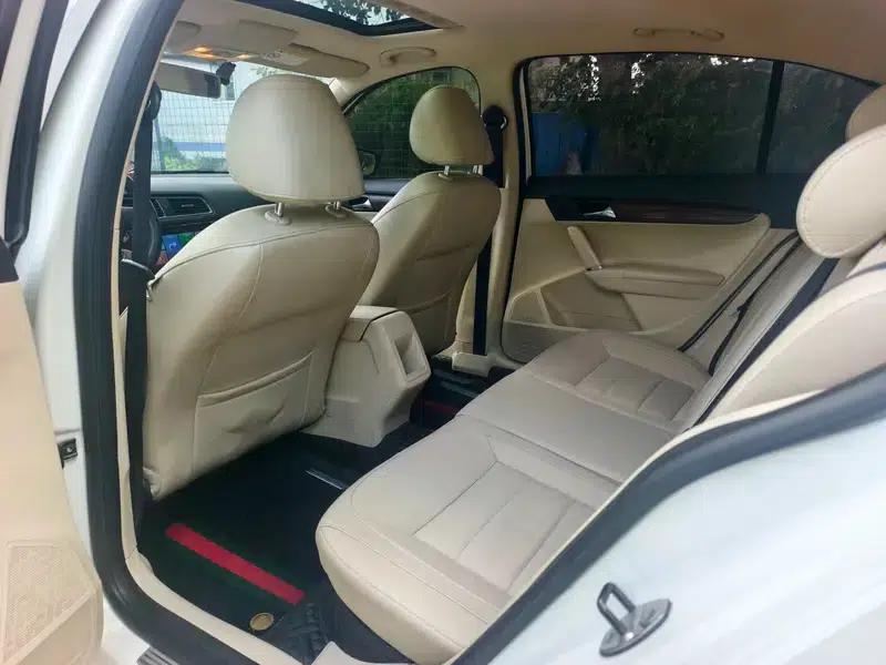 2013 Volkswagen Lavida 1.6L Manual Comfort Edition — миниатюра 10