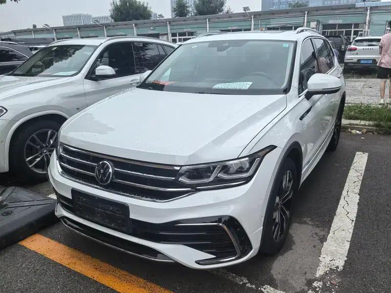 Tiguan L 2023 Facelift 380TSI AWD R-Line Flagship Edition 7-Seater — миниатюра 1