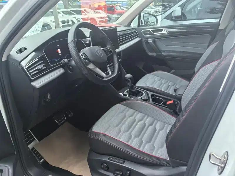 Tiguan L 2023 Facelift 380TSI AWD R-Line Flagship Edition 7-Seater — миниатюра 11