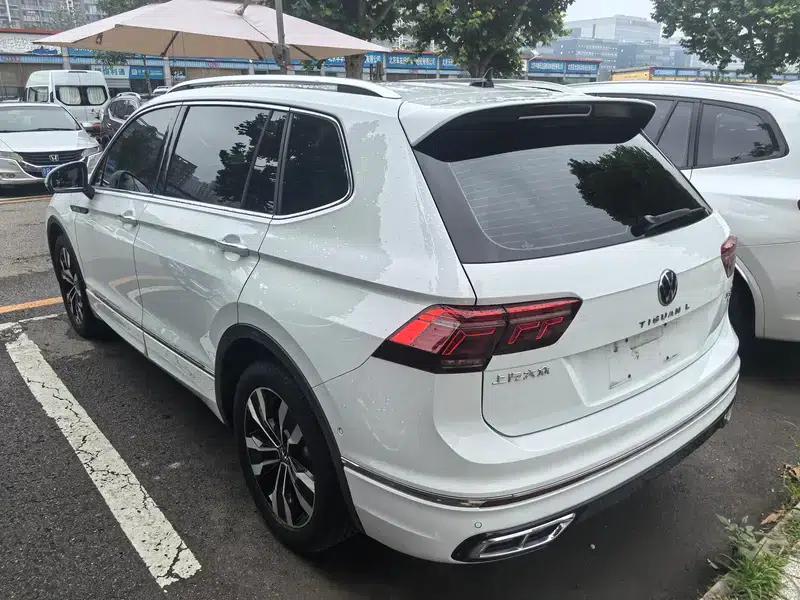 Tiguan L 2023 Facelift 380TSI AWD R-Line Flagship Edition 7-Seater — миниатюра 3