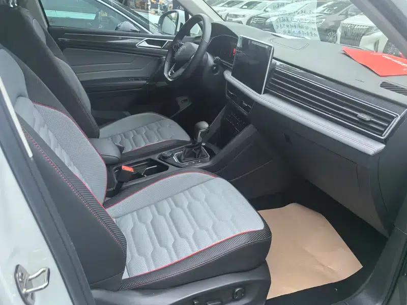 Tiguan L 2023 Facelift 380TSI AWD R-Line Flagship Edition 7-Seater — миниатюра 9