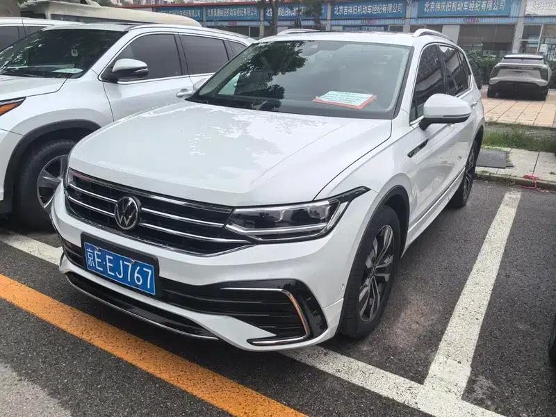 Tiguan L 2023 330TSI 2WD R-Line Premium Edition — миниатюра 1