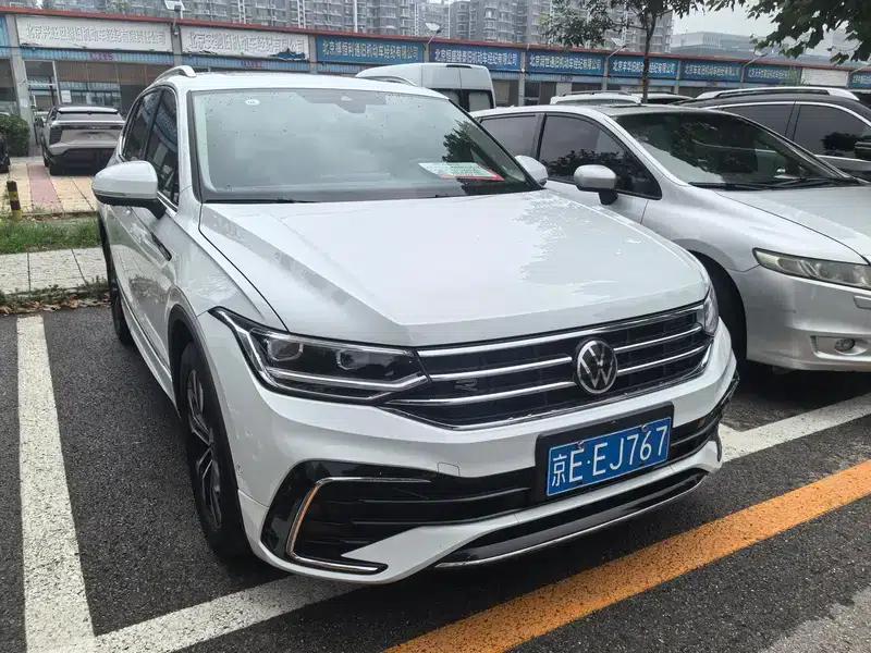 Tiguan L 2023 330TSI 2WD R-Line Premium Edition — миниатюра 3