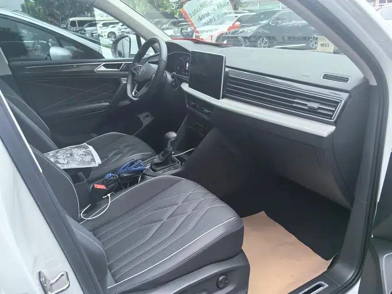 Tiguan L 2023 330TSI 2WD R-Line Premium Edition — миниатюра 10
