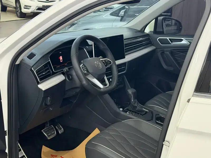 Tiguan L 2022 330TSI Automatic 2WD R-Line Flagship Edition — миниатюра 8