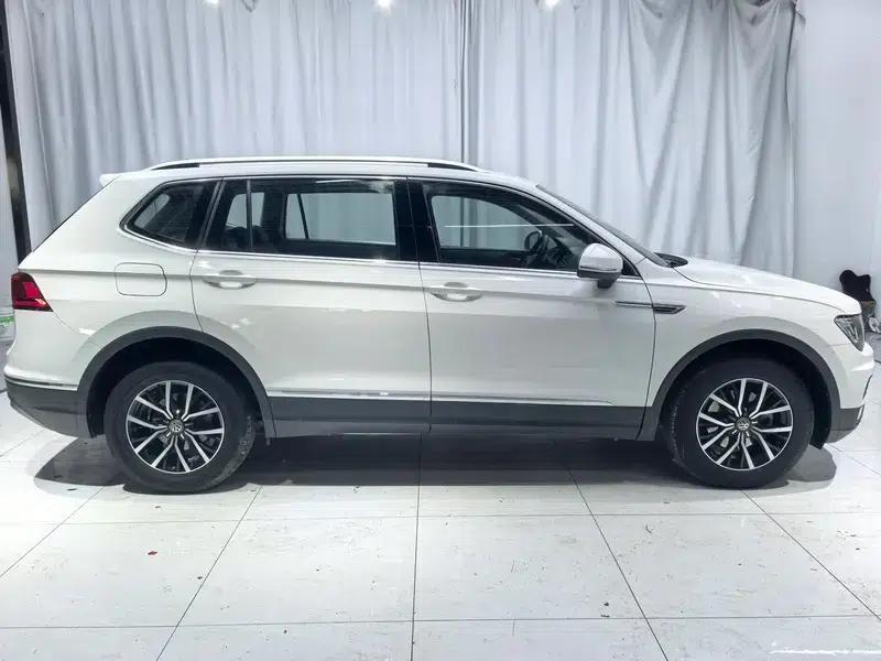 Tiguan L 2018 280TSI Automatic 2WD Comfort Edition — миниатюра 4