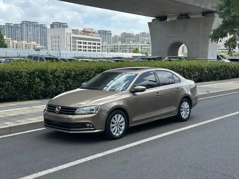 2015 Volkswagen Sagitar 1.6L Automatic Comfort Model — миниатюра 1
