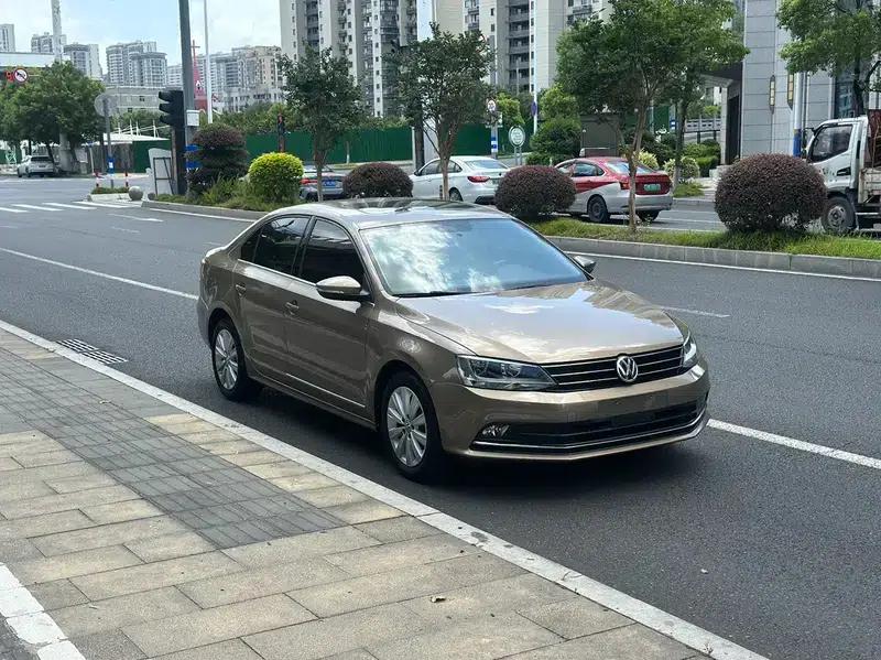 2015 Volkswagen Sagitar 1.6L Automatic Comfort Model — миниатюра 3