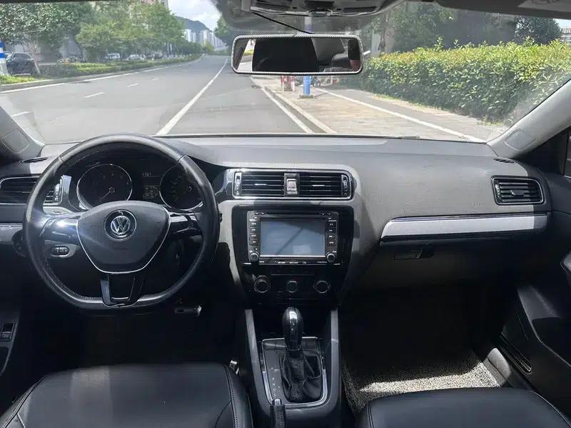 2015 Volkswagen Sagitar 1.6L Automatic Comfort Model — миниатюра 7
