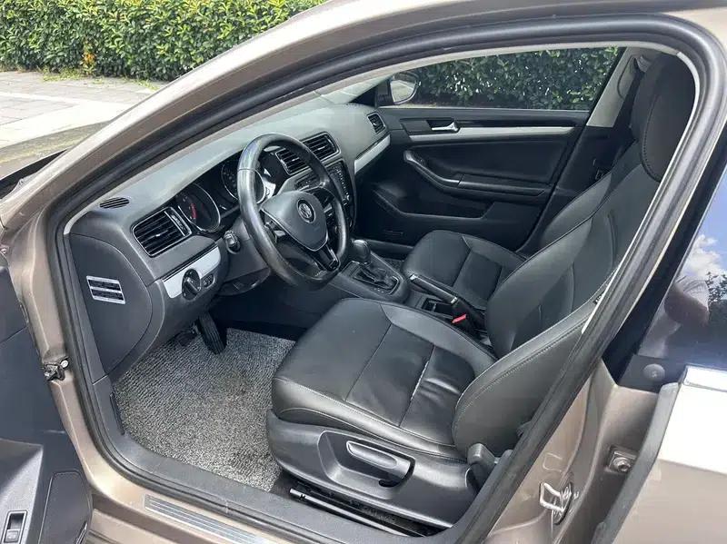 2015 Volkswagen Sagitar 1.6L Automatic Comfort Model — миниатюра 8