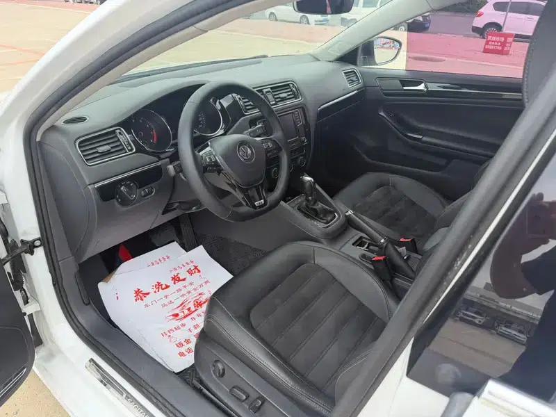 2018 Volkswagen Sagitar 280TSI DSG Luxury — миниатюра 8