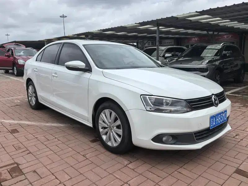2014 Volkswagen Sagitar Facelift 1.6L Automatic Comfort Model — миниатюра 3