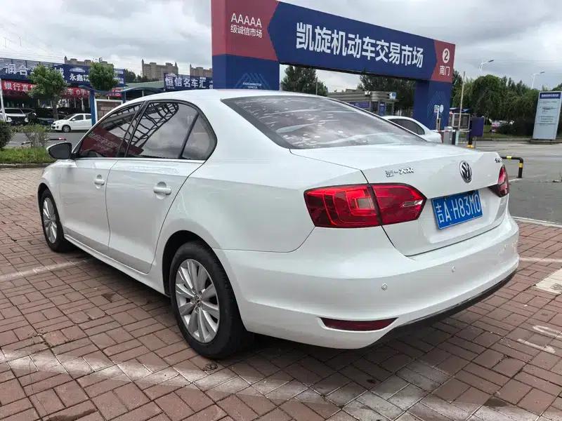 2014 Volkswagen Sagitar Facelift 1.6L Automatic Comfort Model — миниатюра 4