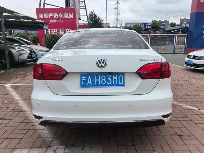 2014 Volkswagen Sagitar Facelift 1.6L Automatic Comfort Model — миниатюра 5