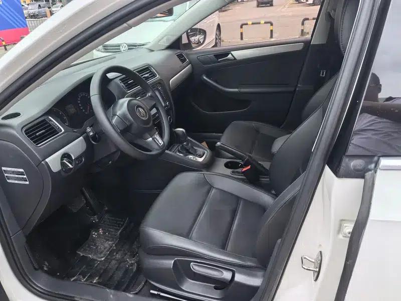2014 Volkswagen Sagitar Facelift 1.6L Automatic Comfort Model — миниатюра 8