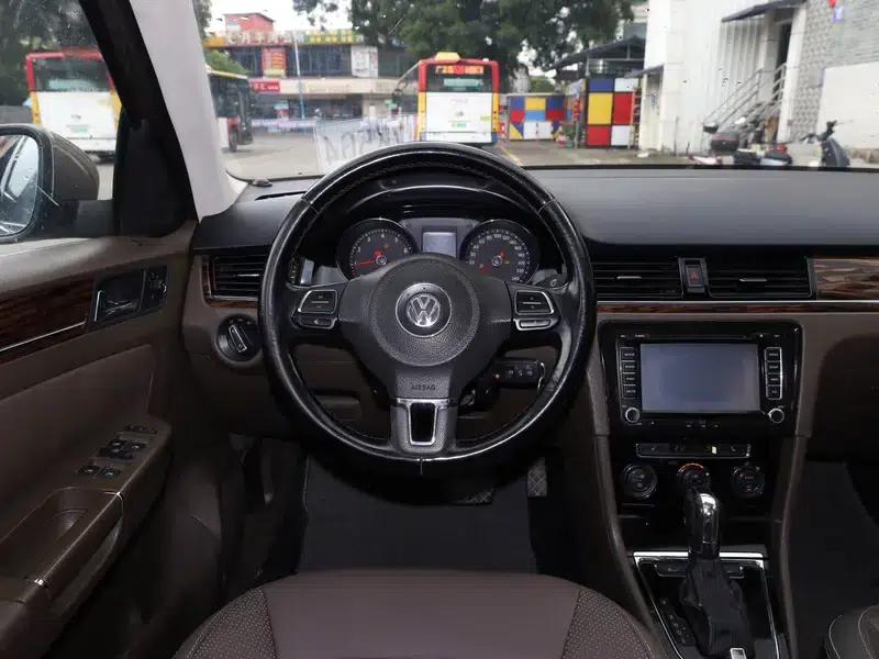 2012 Volkswagen Bora 1.6L Automatic Comfort Model — миниатюра 22