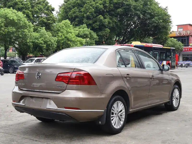 2012 Volkswagen Bora 1.6L Automatic Comfort Model — миниатюра 7
