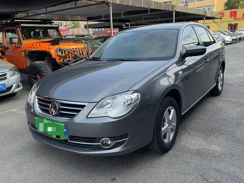 2012 Volkswagen Bora 1.6L Manual Fashion Edition — миниатюра 1