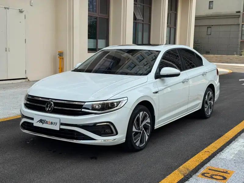 2023 Volkswagen Bora 300TSI DSG Premium Edition — миниатюра 1