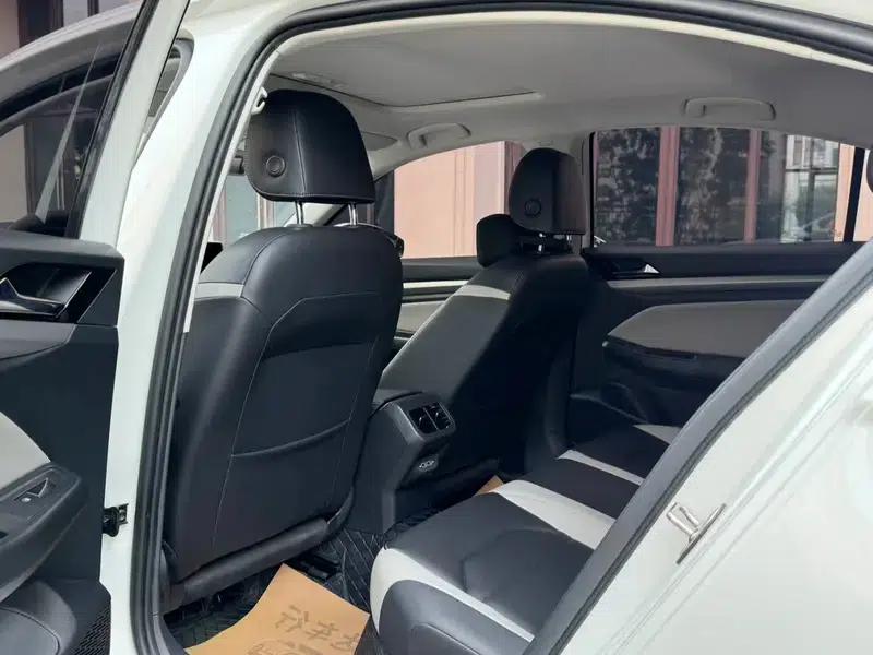 2023 Volkswagen Bora 300TSI DSG Premium Edition — миниатюра 12