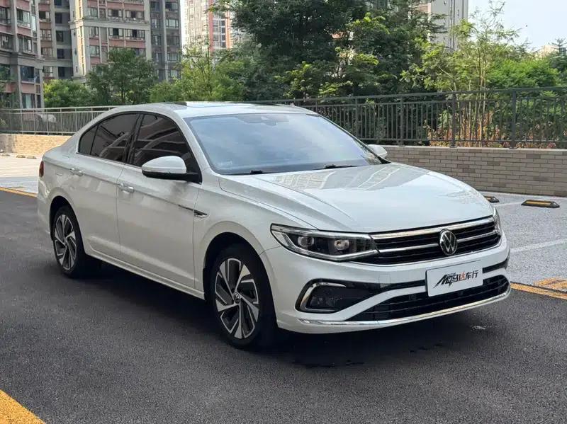 2023 Volkswagen Bora 300TSI DSG Premium Edition — миниатюра 3