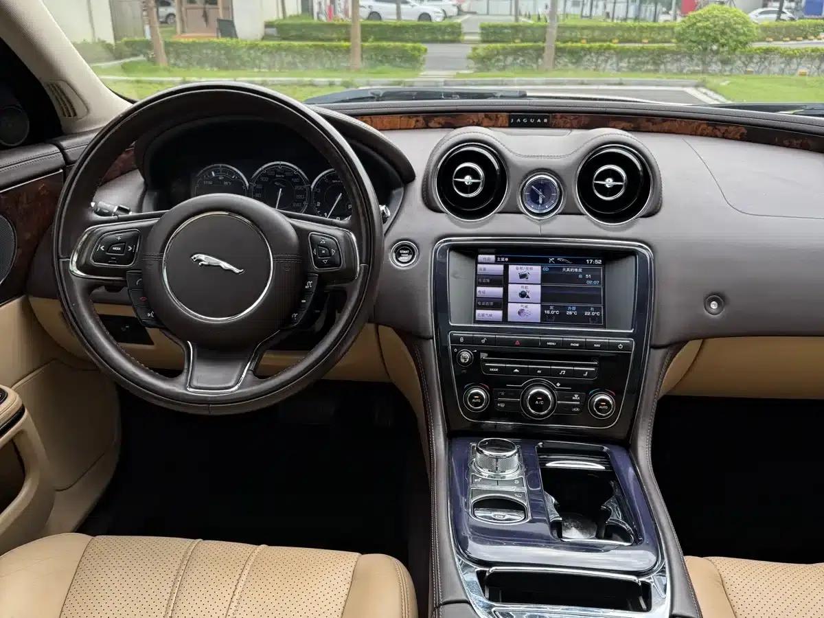 Jaguar XJ 2012 XJL 3.0 Panoramic Business Edition — миниатюра 16