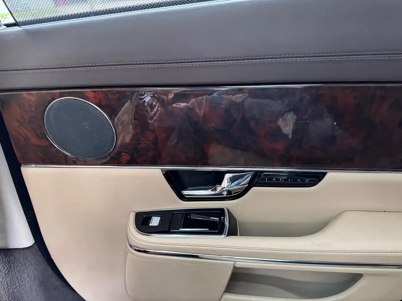 Jaguar XJ 2012 XJL 3.0 Panoramic Business Edition — миниатюра 34