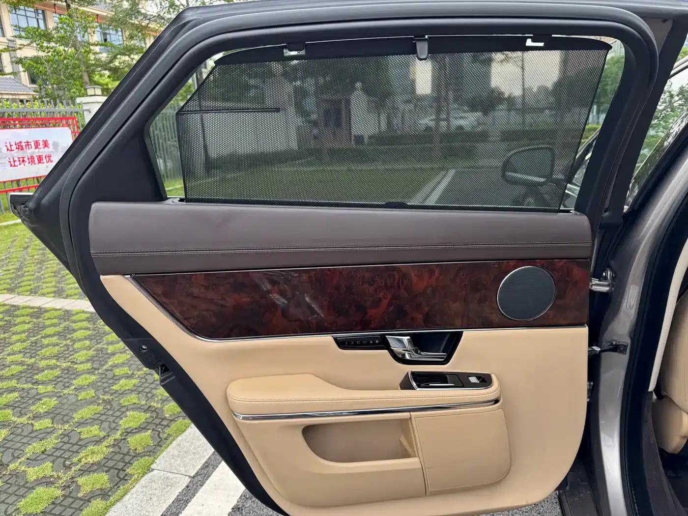 Jaguar XJ 2012 XJL 3.0 Panoramic Business Edition — миниатюра 35