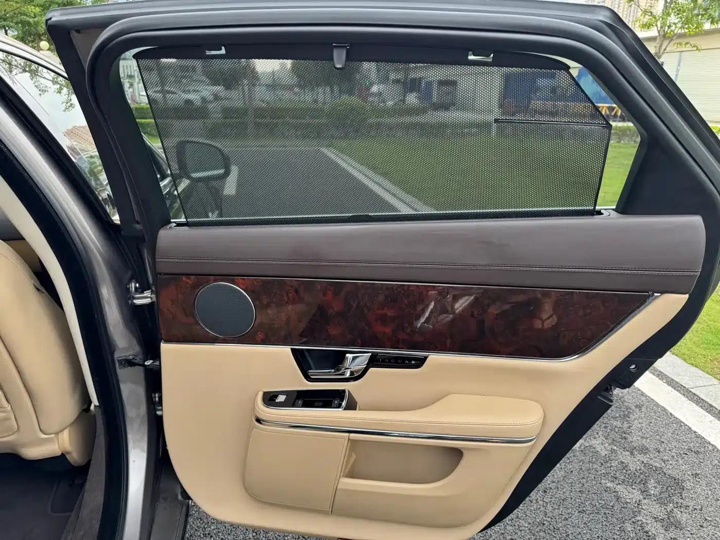 Jaguar XJ 2012 XJL 3.0 Panoramic Business Edition — миниатюра 36