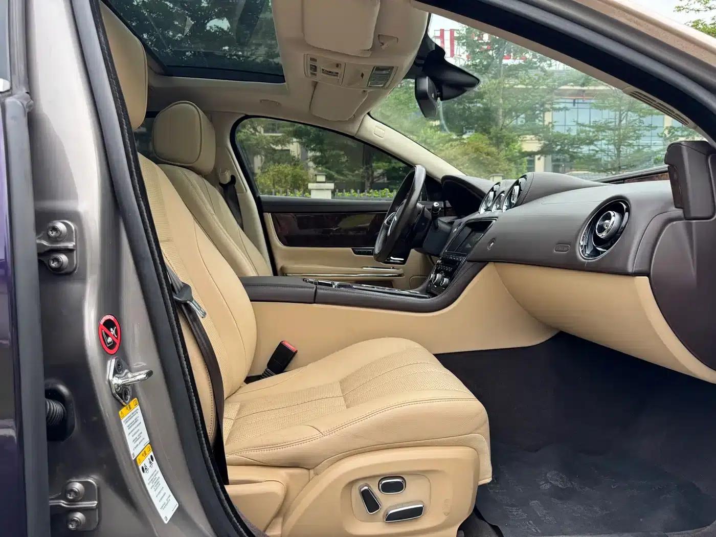Jaguar XJ 2012 XJL 3.0 Panoramic Business Edition — миниатюра 52