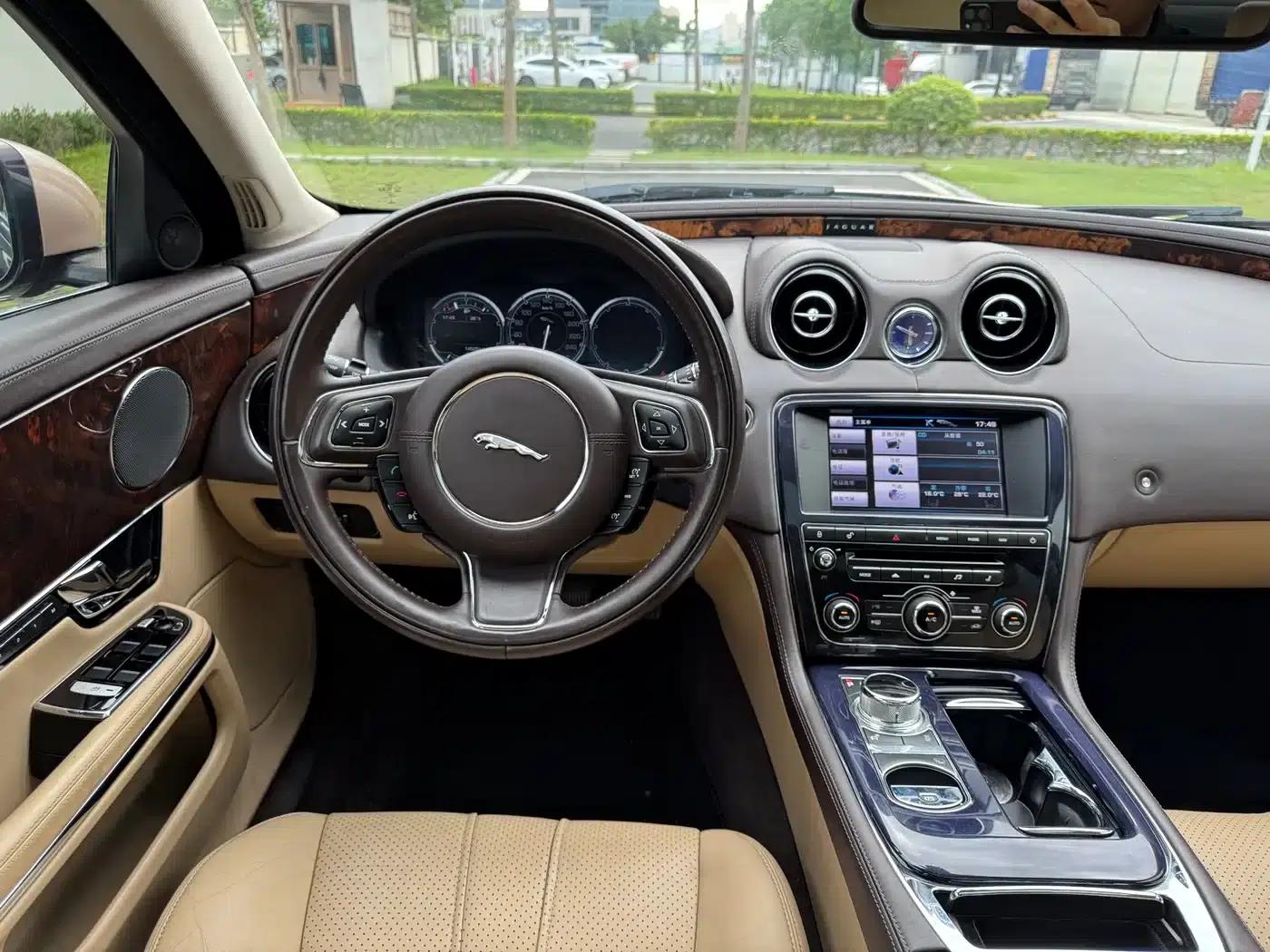 Jaguar XJ 2012 XJL 3.0 Panoramic Business Edition — миниатюра 54