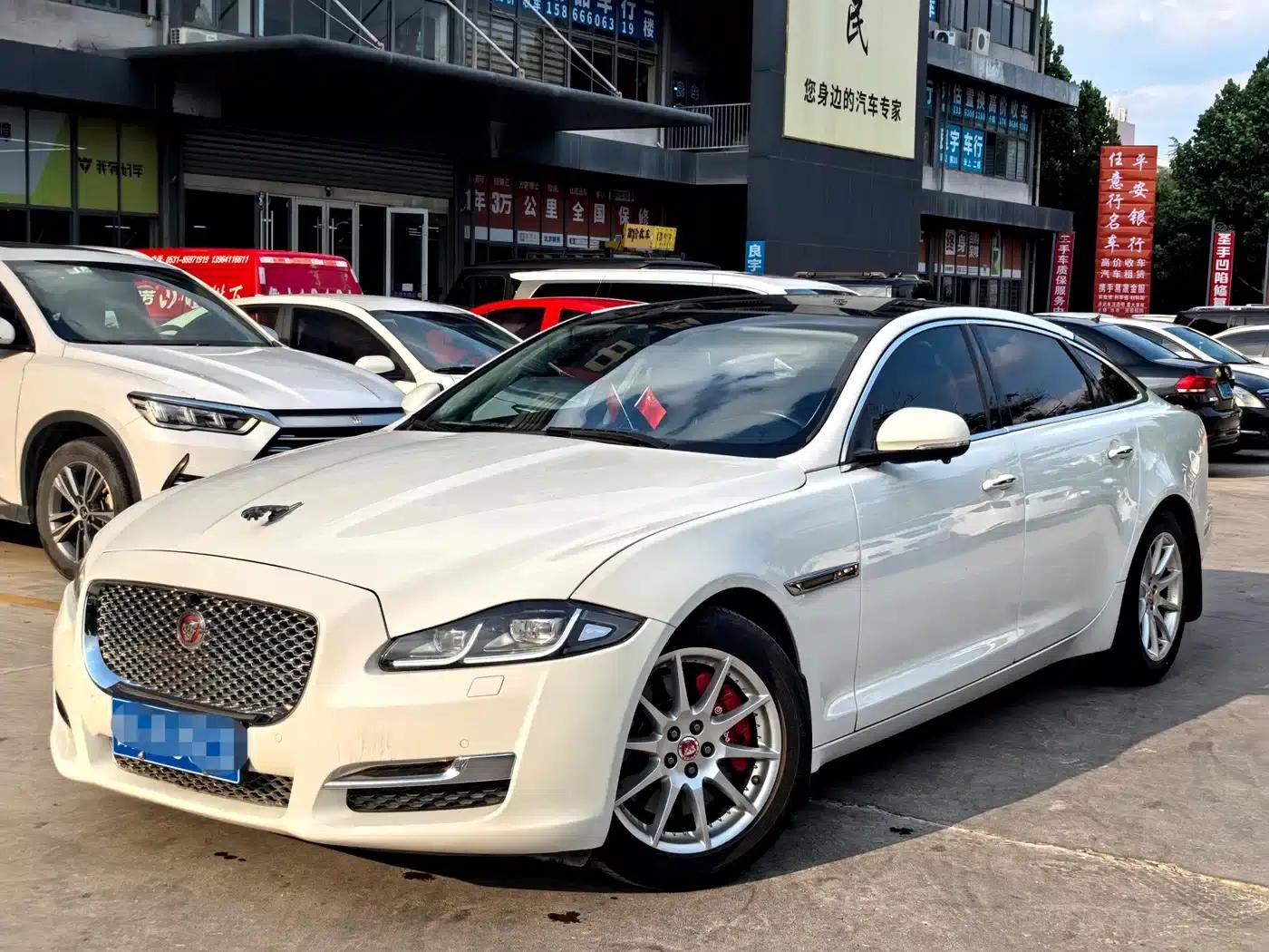 Jaguar XJ 2016 XJL 2.0T 2WD Elegant Business Edition — миниатюра 1