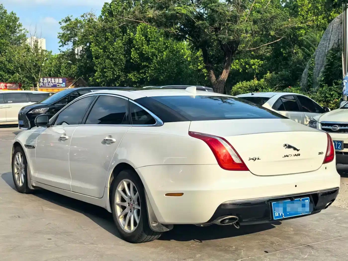 Jaguar XJ 2016 XJL 2.0T 2WD Elegant Business Edition — миниатюра 4